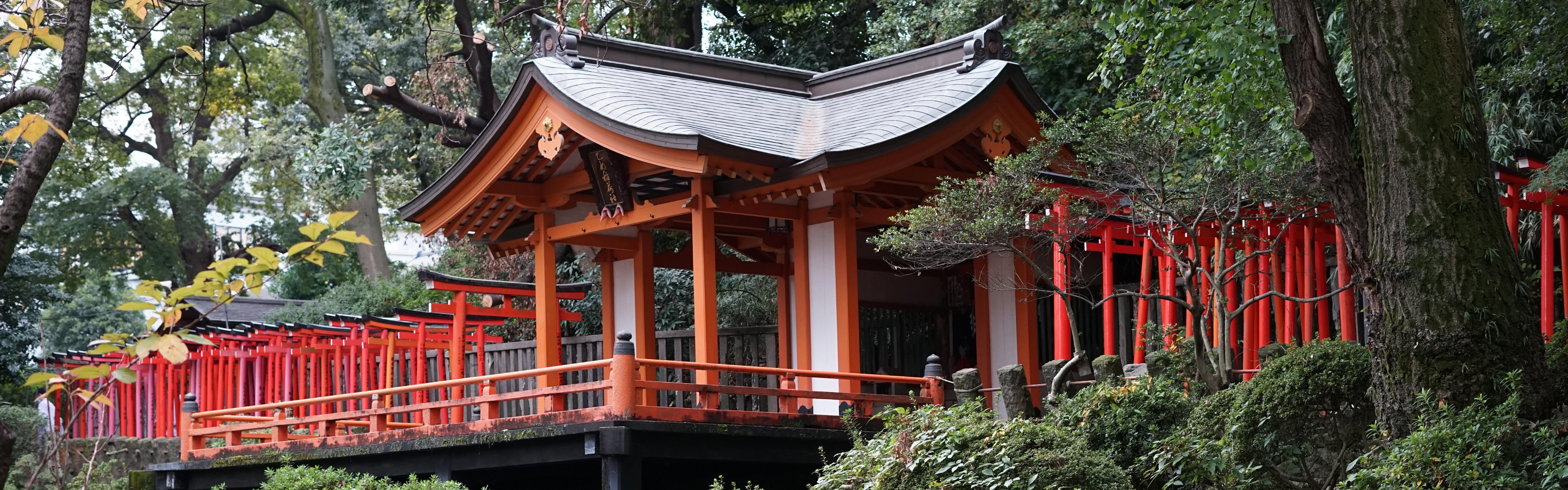 Shinto shrine at Nizu Jinja